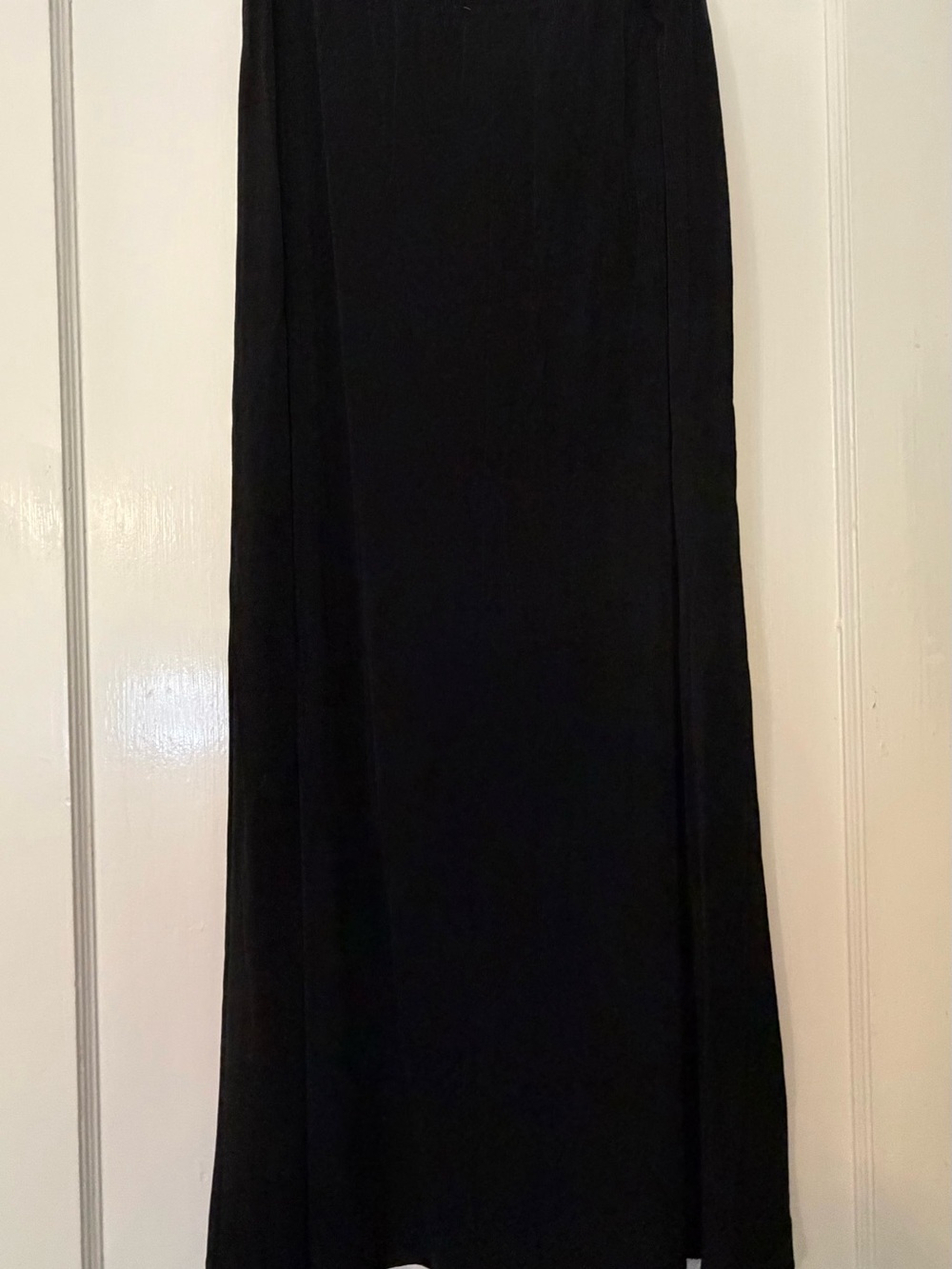 Black Women's Maxi Skirt - Sleek Long Silhouette - Picture 3 of 7